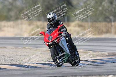 media/Dec-01-2025-Moto Forza (Mon) [[2daa91e15f]]/3-Beginner Group/Session 3 (Turn 3)/